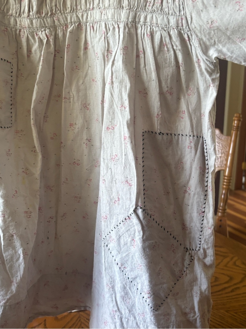 Magnolia Pearl light grey and pink floral blouse - Picture 6 of 6